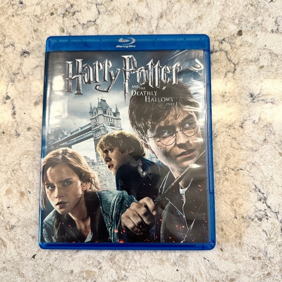 Harry Potter and the Deathly hallows Part 1 Blue Ray DVD - Picture 1 of 5